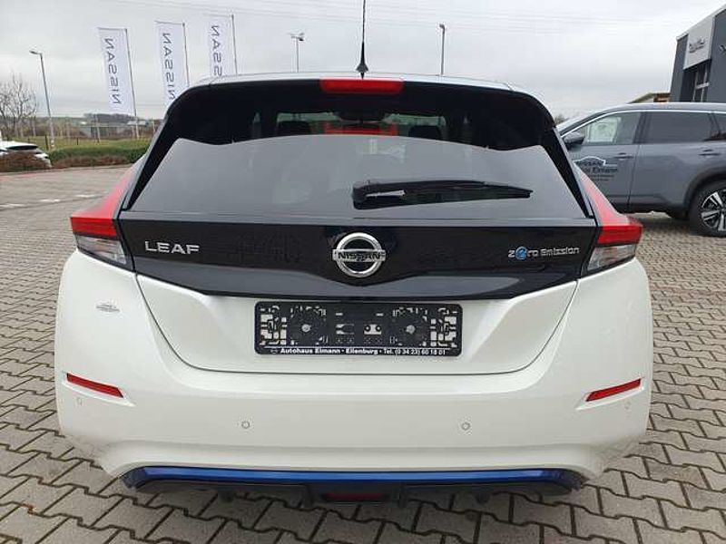Nissan Leaf 40 kWh N-Connecta, ProPilot, Navi, Winterpaket, DAB